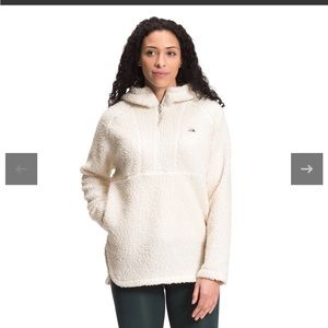 Cream / off white North Face Sherpa half zip